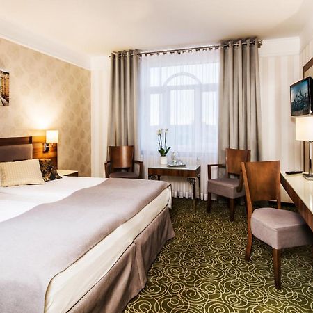 Hotel Lord - Warsaw Airport Εξωτερικό φωτογραφία