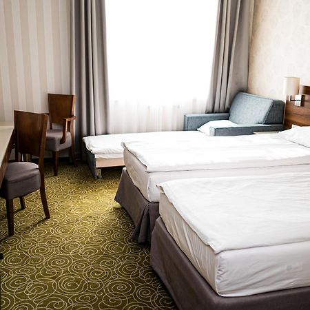 Hotel Lord - Warsaw Airport Εξωτερικό φωτογραφία