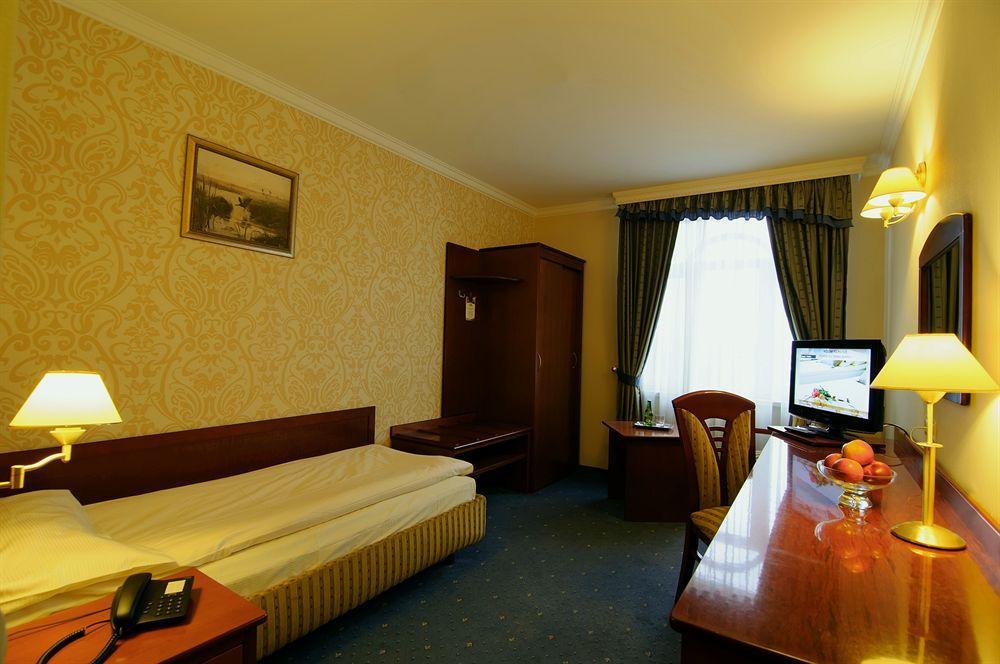 Hotel Lord - Warsaw Airport Εξωτερικό φωτογραφία