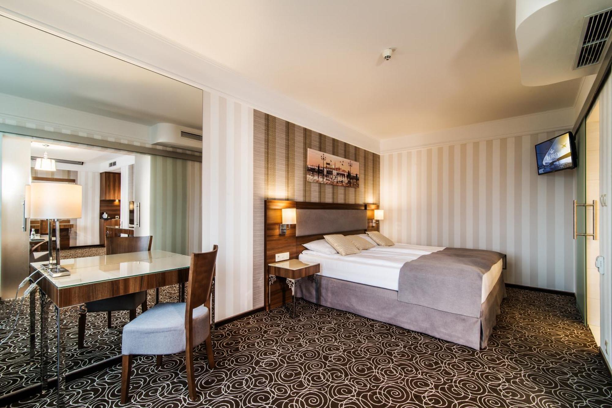 Hotel Lord - Warsaw Airport Εξωτερικό φωτογραφία