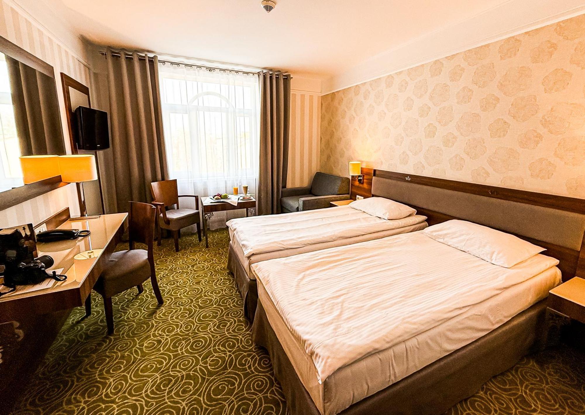 Hotel Lord - Warsaw Airport Εξωτερικό φωτογραφία
