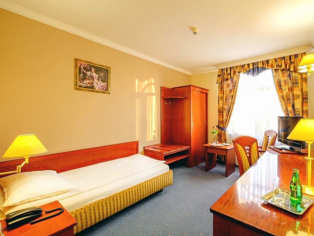 Hotel Lord - Warsaw Airport Εξωτερικό φωτογραφία