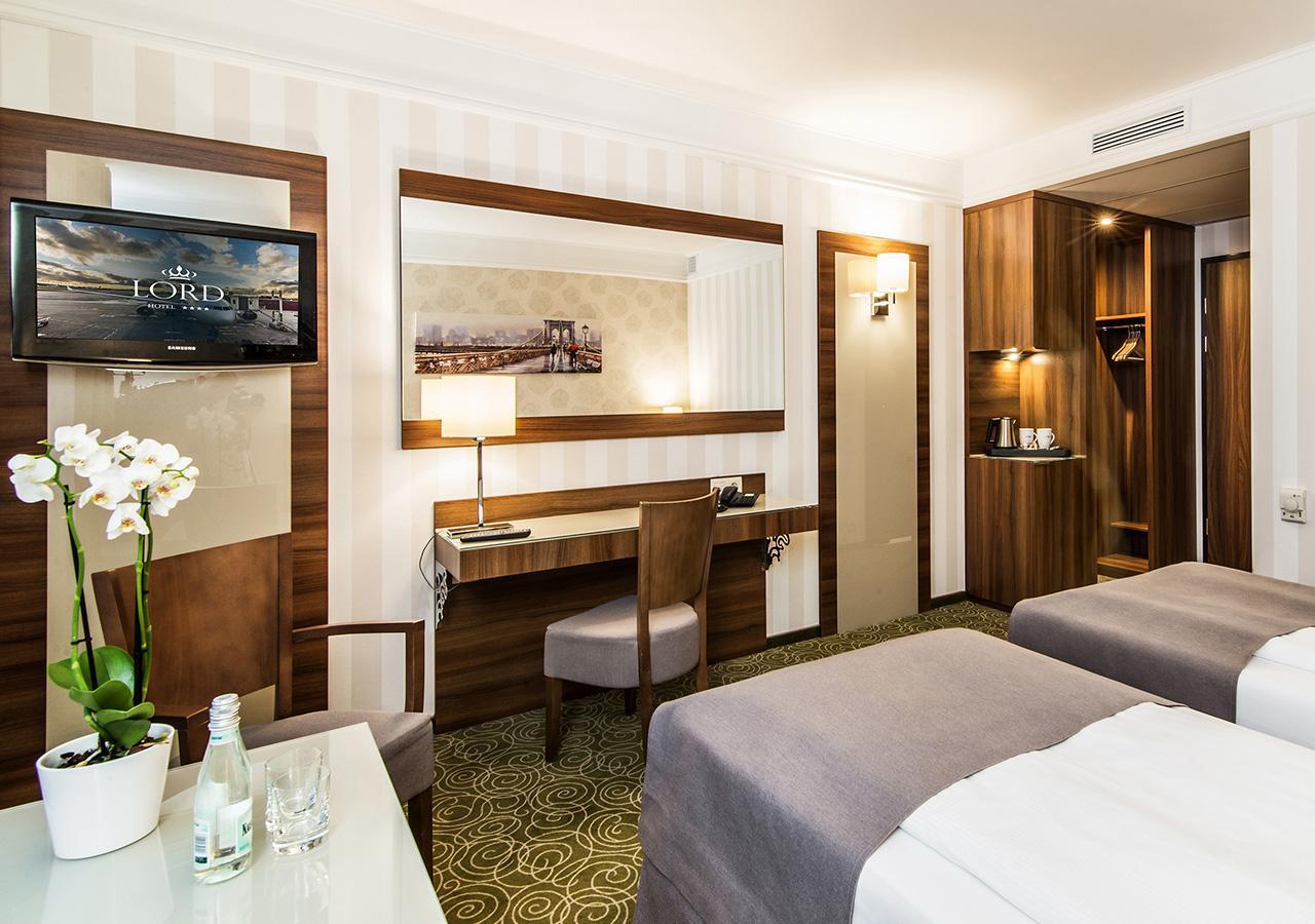 Hotel Lord - Warsaw Airport Εξωτερικό φωτογραφία