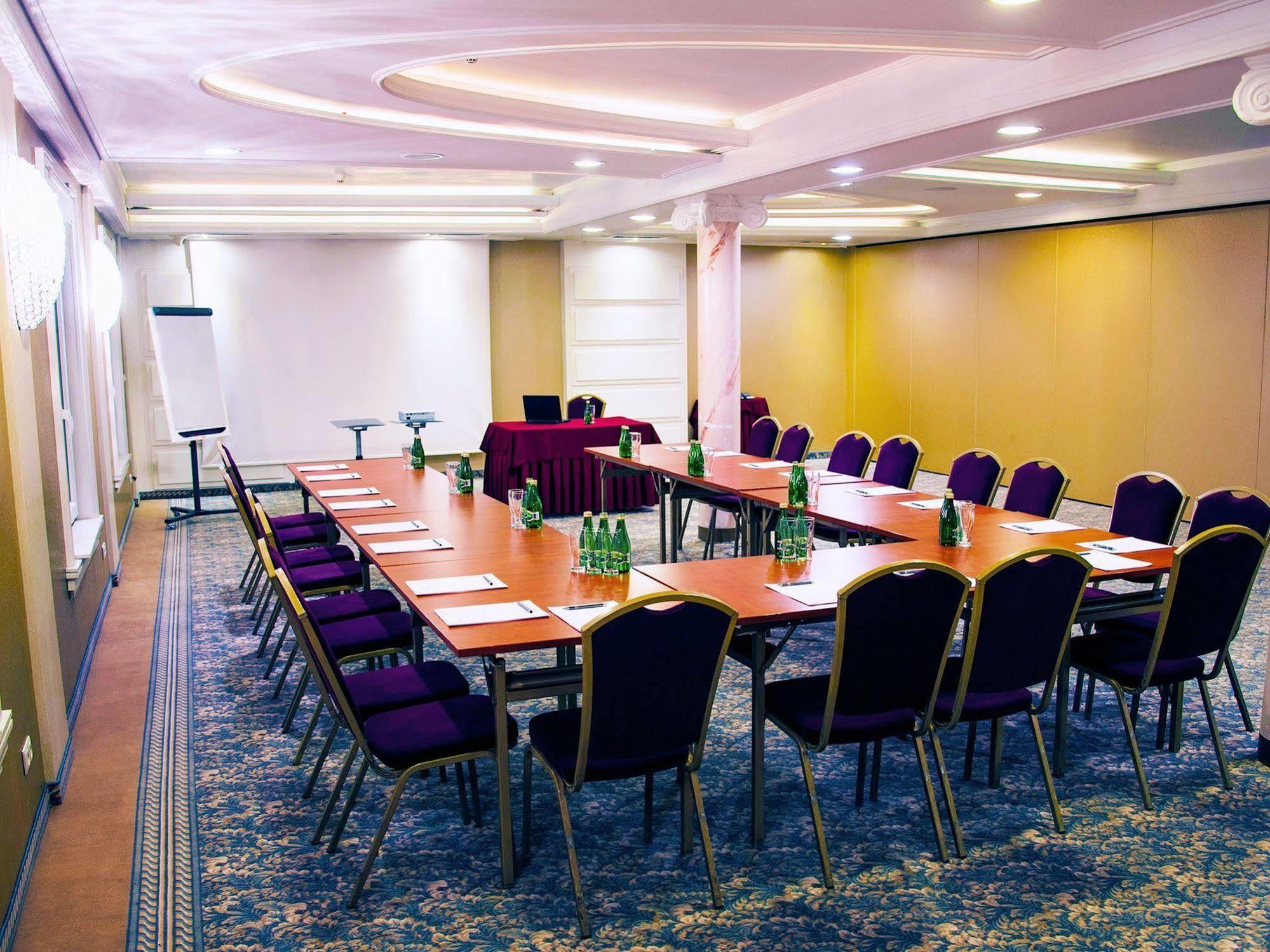 Hotel Lord - Warsaw Airport Εξωτερικό φωτογραφία